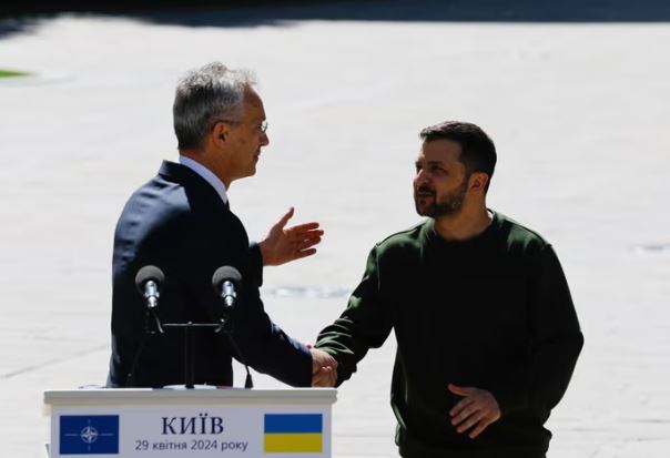 Stoltenberg: Nuk është tepër vonë që Ukraina të fitojë luftën