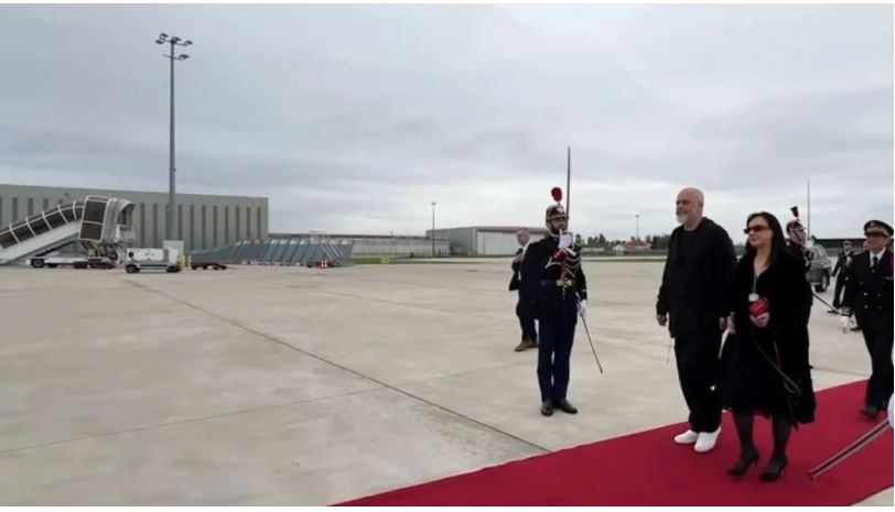 Rama publikon video nga vizita në Paris: Do të hedhim hapa konkretë për forcimin e miqësisë