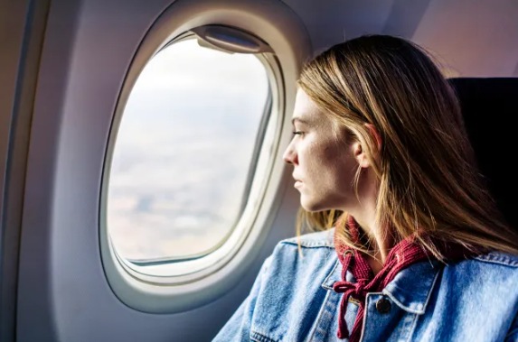 Udhëtimi me aeroplan ka ndikim të rëndësishëm në mushkëri, thotë mjeku