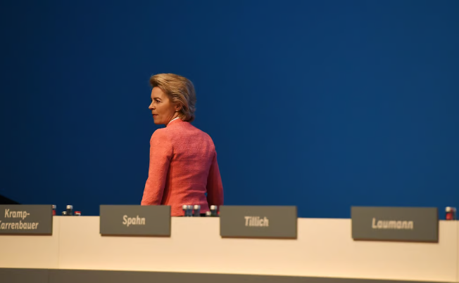 Von der Leyen hap derën për të djathtën evropiane