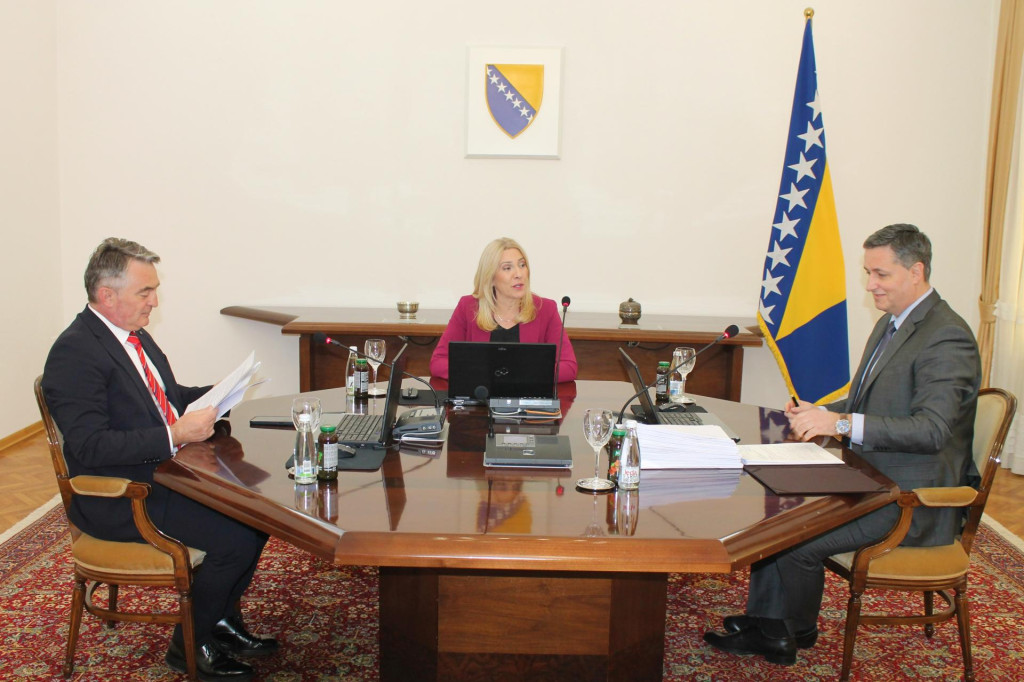 Anëtarja serbe e Presidencës boshnjake kërkon që MPJ-ja të mos e mbështesë Kosovën në KiE