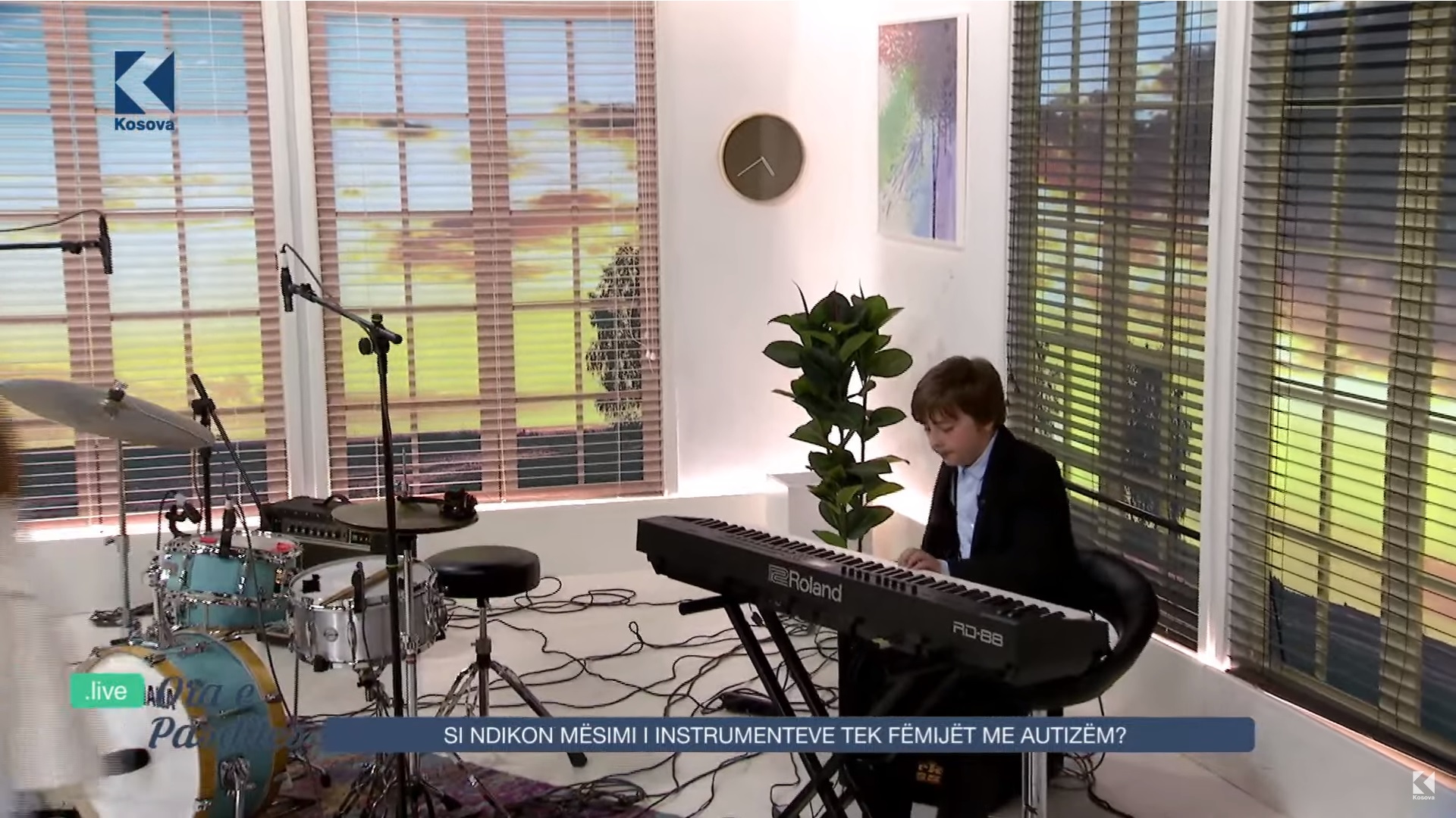 “Ora e Pasdites”: Pianisti me autizëm mrekullon me performancën e tij (VIDEO)