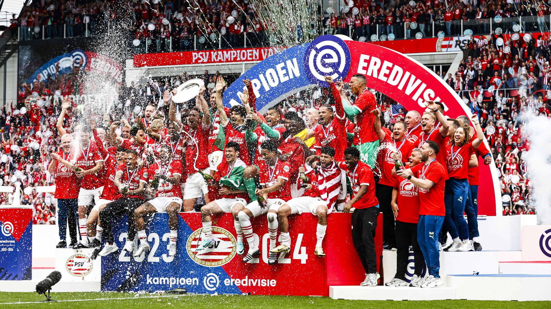 I vjen fundi pritjes 6 vjeçare, PSV shpallet kampion në Holandë