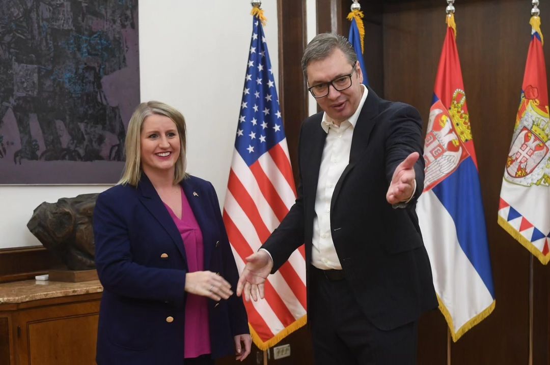 Vuçiq e pret në takim Allen, kërkon angazhimin e Amerikës për ruajtjen e stabilitetin të rajonit