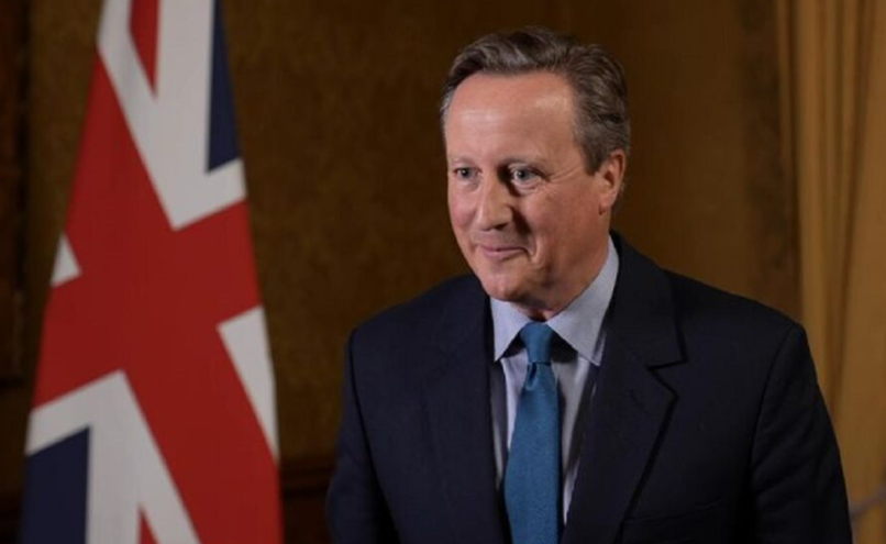 David Cameron viziton sot Tiranën