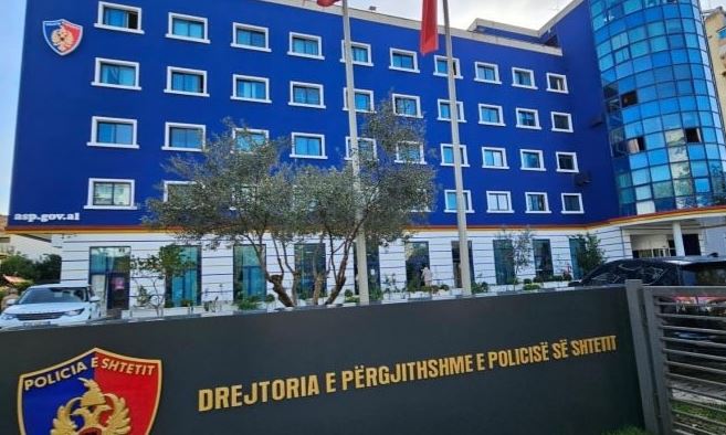 Suspendohen dy pjesëtarë të policisë shqiptare, akuzohen për shumë krime