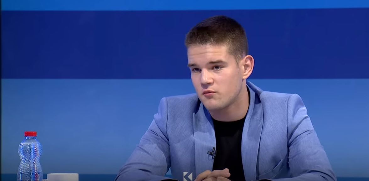 Erion Veseli, boksieri 17 vjeçar që e "lodhi" serbin 36 vjeçar në boksin profesionist (VIDEO)