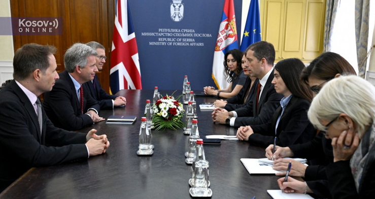 Gjuriq bisedon me ambasdorin britanik në Beograd, trillon se në Kosovë po kërcënohen të drejtat e serbëve