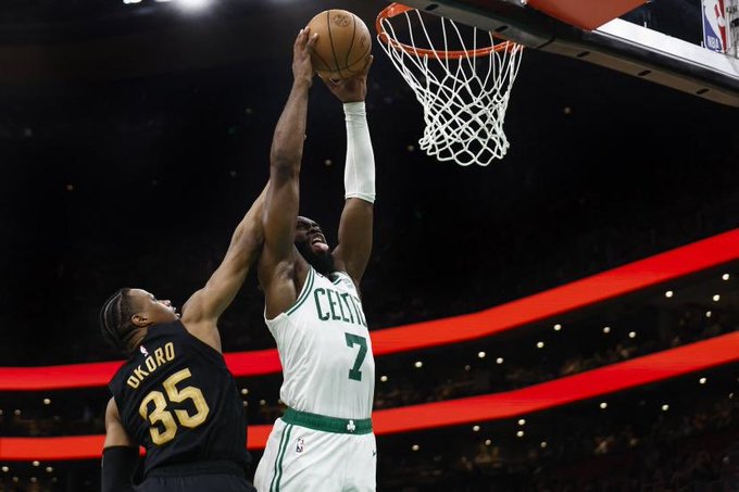 Boston e fiton ndeshjen e parë ndaj Cleveland (VIDEO)