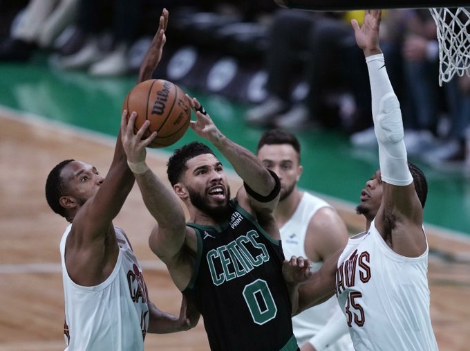 5 aksionet më të bukura të mbrëmjes në NBA (VIDEO)