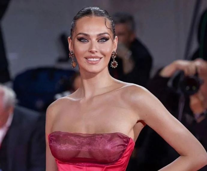 Gresa shpreh vullnetin për t’i ndihmuar vajzat drejt modelingut