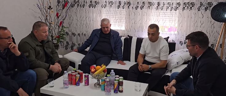 Polici Januz Veselaj tregon ngjarjen se si u plagos nga hajnat në Kishën e Zllakuqanit (VIDEO)