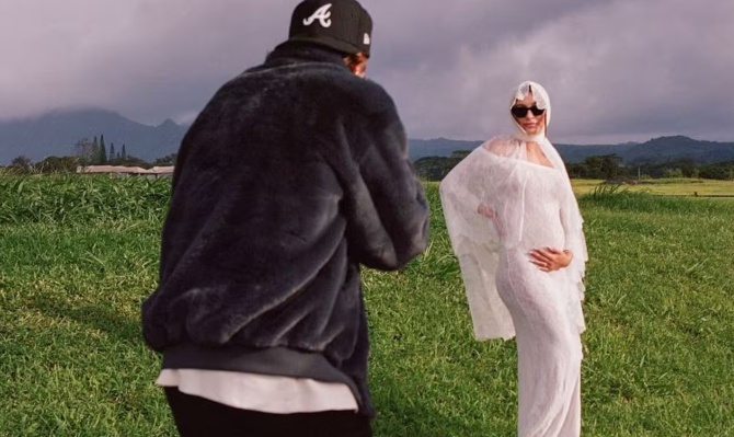 Zbulohet si po ndjehen Justin dhe Hailey Bieber teksa po presin fëmijë