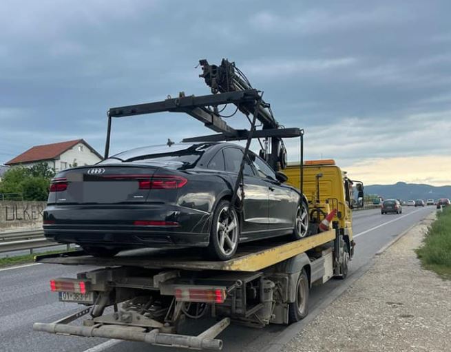I konfiskohet vetura e gjobitet me 500 euro shoferi i cili nuk respektoi masën mbrojtëse nga policia