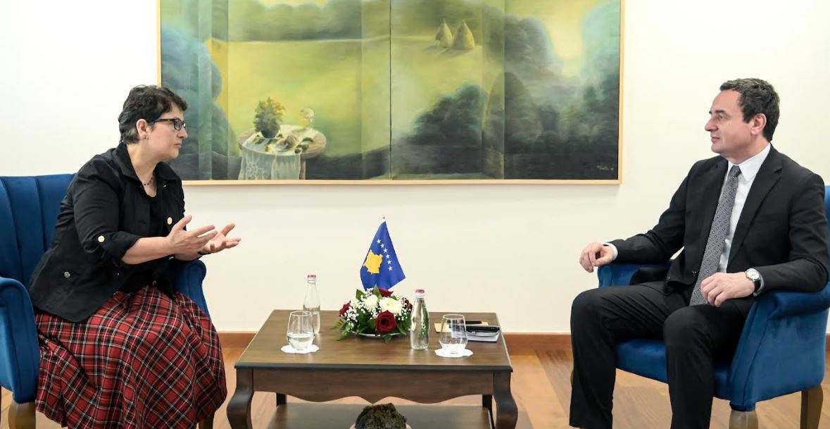 Kryeministri Kurti pret në takim profesoreshën Konjufca, flasin për zgjerimin e mëtejmë të bashkëpunimit në shëndetësi