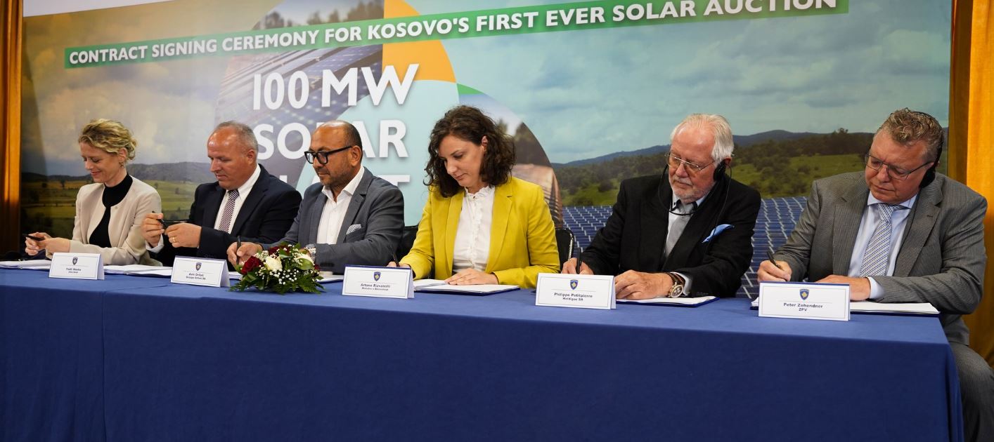 Nënshkruhet marrëveshja për zhvillimin e projektit të ankandit të parë solar prej 100 MW