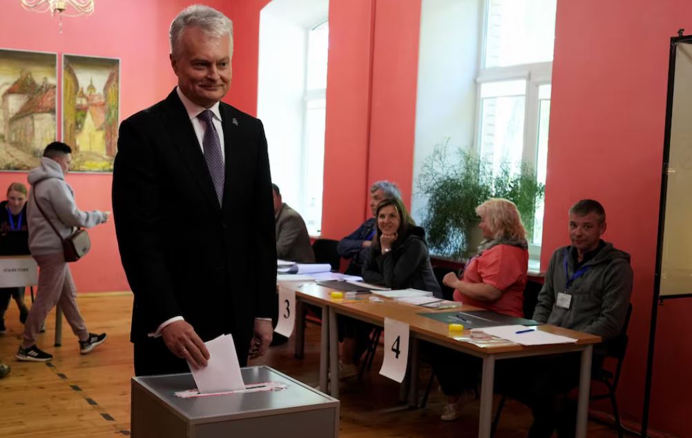 Rezultatet e parakohshme tregojnë Nauseda mund të bëhet edhe një herë president i Lituanisë