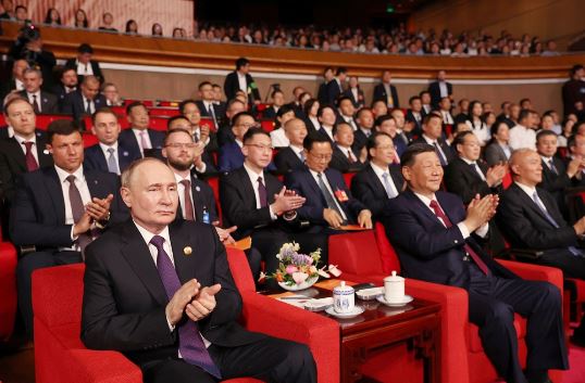 Putin dhe Xi festojnë 75-vjetorin e marrëdhënieve diplomatike