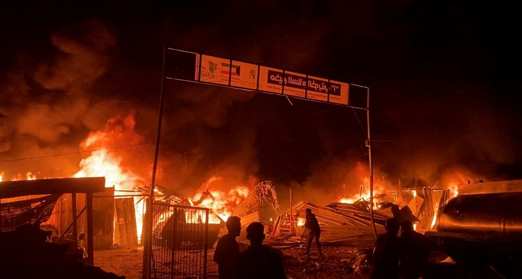 Pamje pas sulmeve ajrore në Rafah