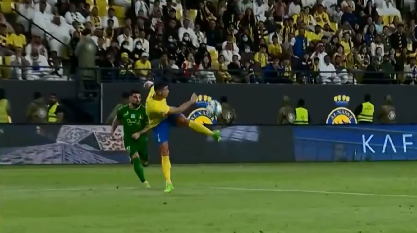 Ronaldo nuk ndalet, shënon tjetër supergol (VIDEO)