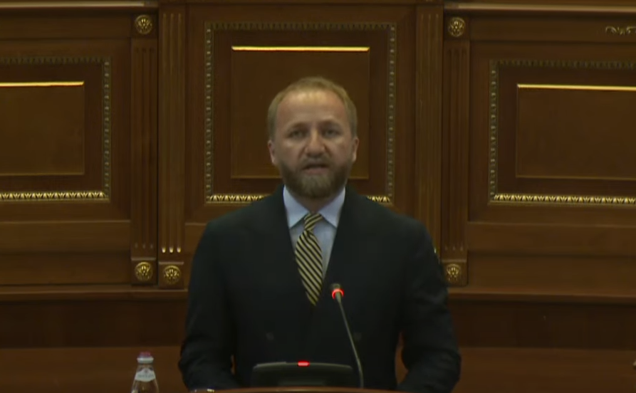 Shefi i Grupit Parlamentar të PDK-së, Abelard Tahiri