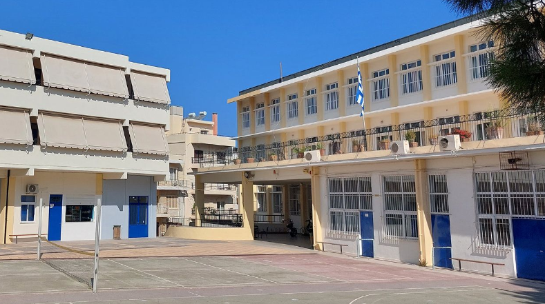 Alarmi i rremë për bomba alarmon nxënësit në 35 shkolla greke
