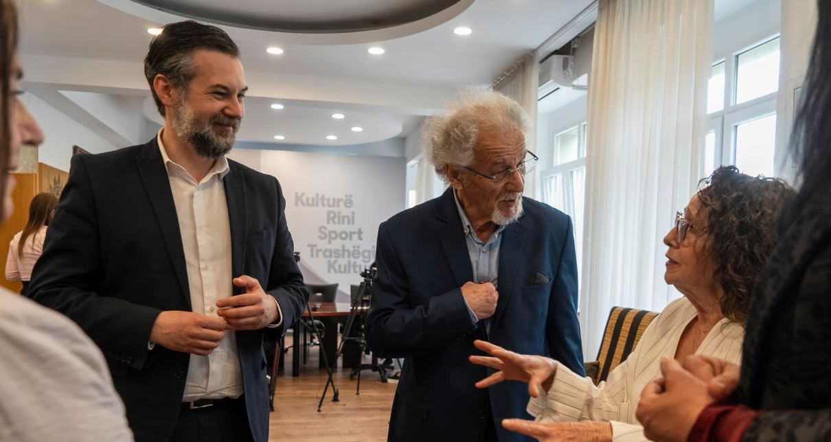 Ndahen çmimet për Veprimtari Jetësore dhe për të Arriturat në Fushën e Artit Pamor