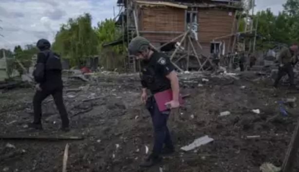 Zyrtarët rusë thonë se Ukraina kreu sulme me 60 dronë në Rusi