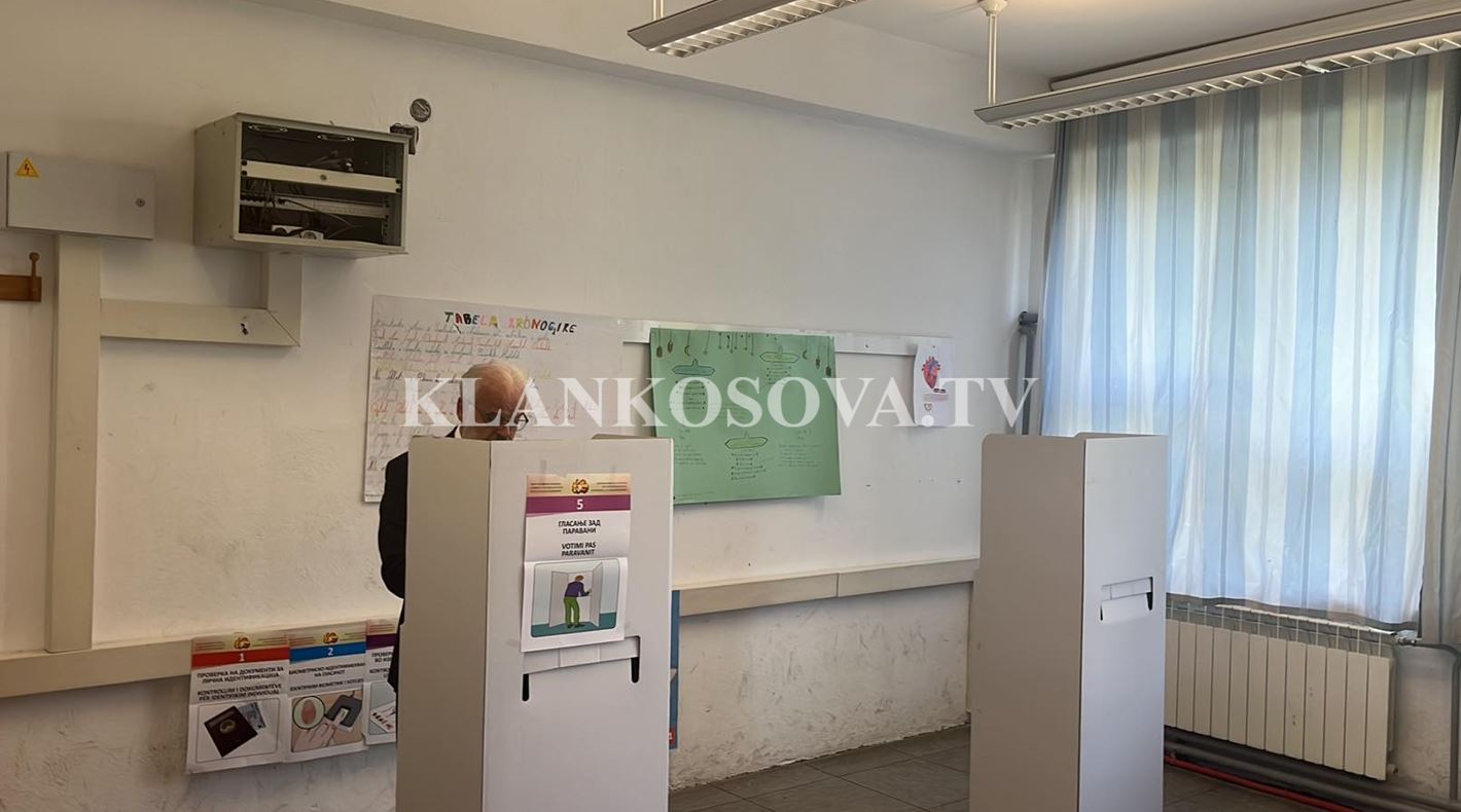 Voton Talat Xhaferi në fshatin e tij të lindjes
