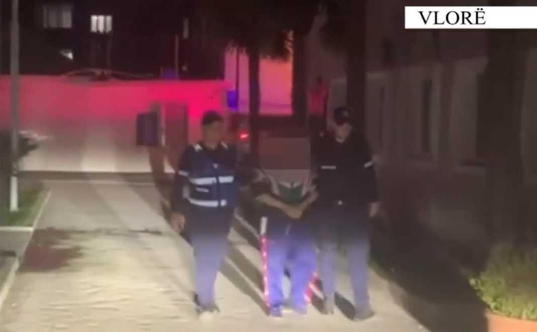 Tentoi t’i grabisë telefonin të resë nën kërcënimin e thikës, arrestohet 62-vjeçari në Vlorë