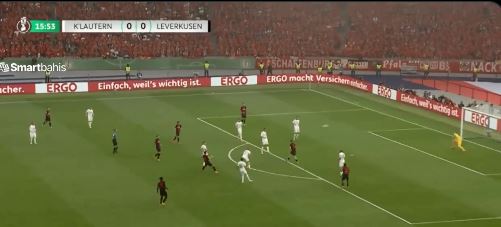 Xhaka magjik, shënon në finale nga afro 30 metra