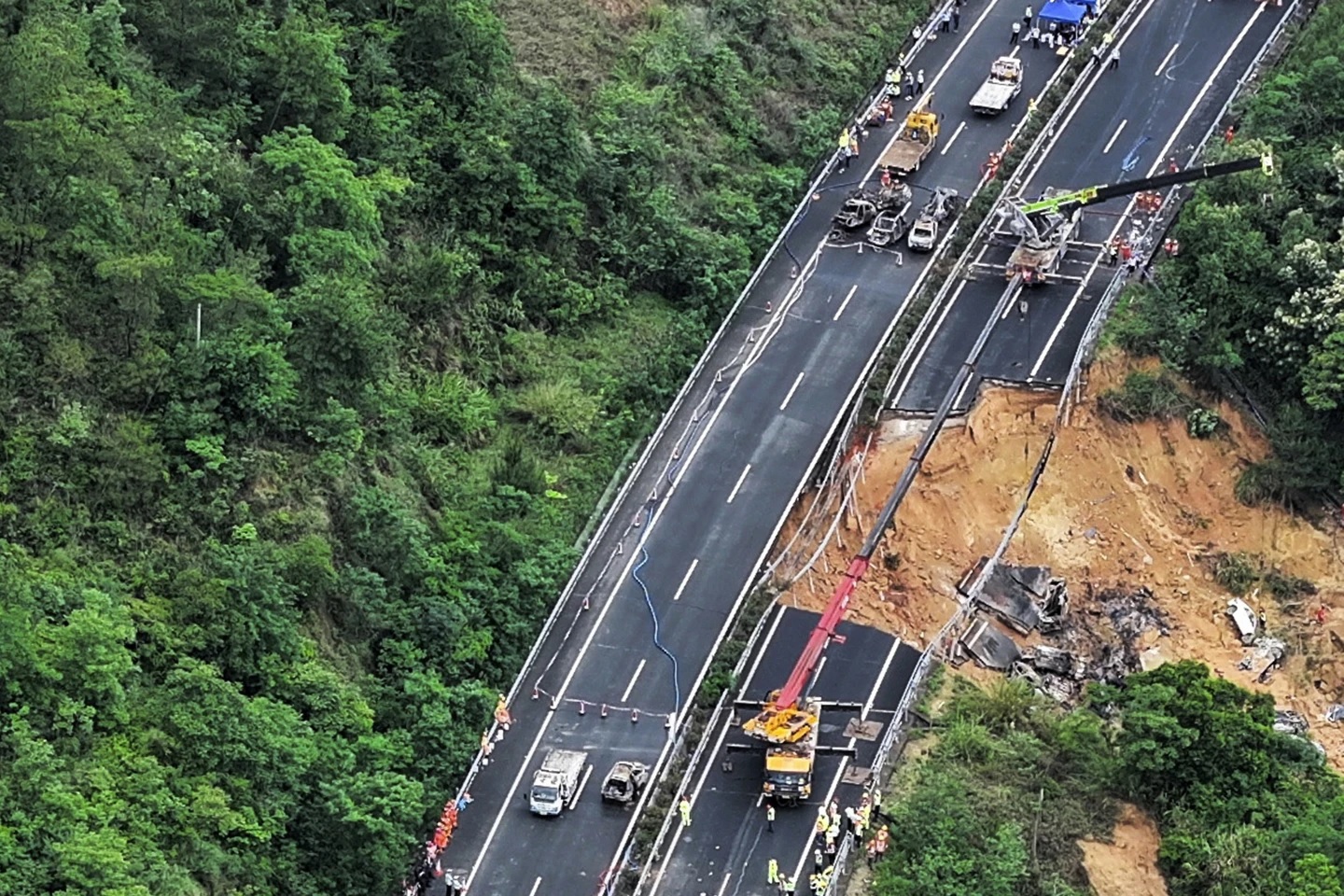 48 të vdekur nga shembja e autostradës në Kinë