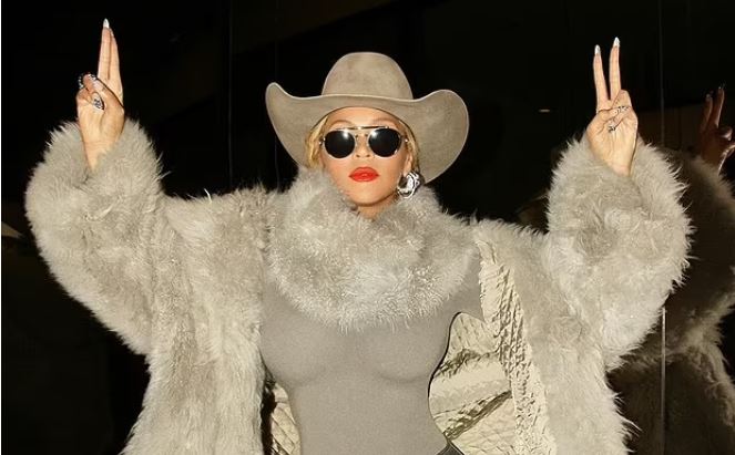 Beyonce merr vëmendjen me imazhet e reja, tregon format në kostumin e ngushtë