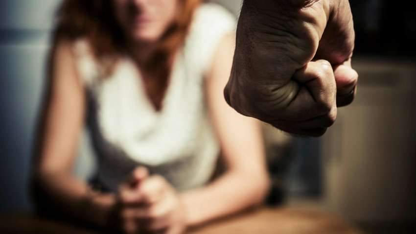 Tjetër rast dhune mbrëmë në Prishtinë, burri rrah gruan dhe arratiset