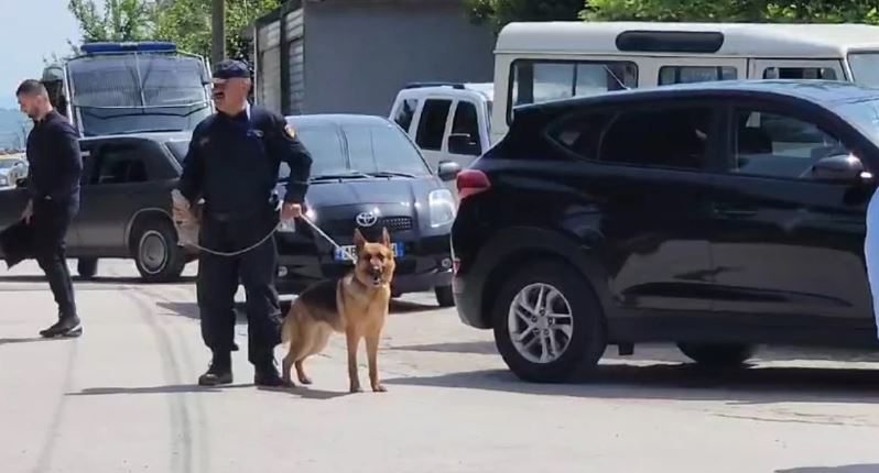 Identifikohet i dyshuari për vrasjen e policit në Fier, policia në ndjekje të tij