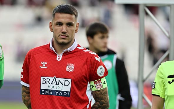 Zyrtare: Manaj largohet nga Sivasspor