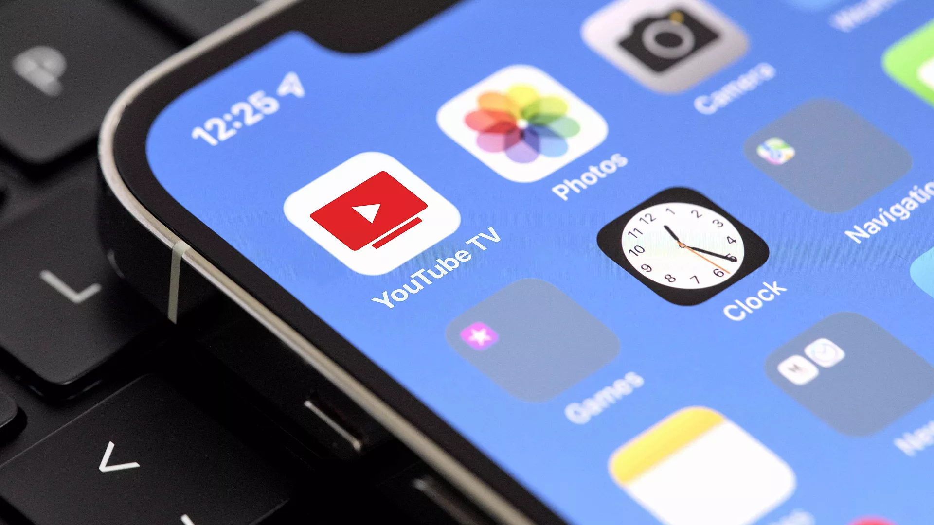 Para zgjedhjeve në BE, YouTube dhe X nuk ndërmorën veprime ndaj dezinformatave