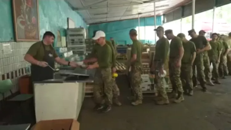 Ukraina rekruton të burgosurit për të forcuar ushtrinë