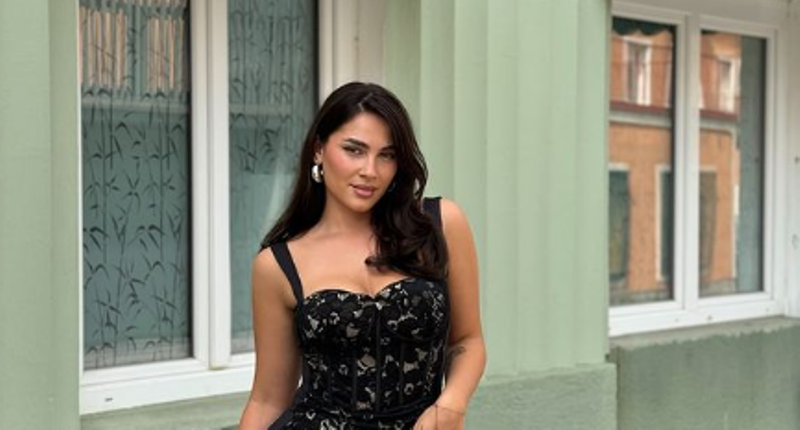 Alisa shfaqet elegante në fotografitë e fundit
