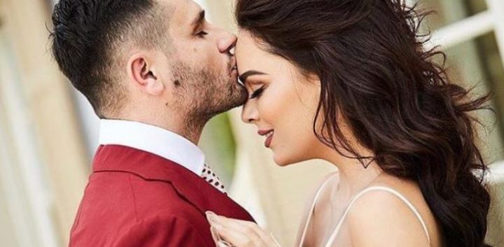 Arsyeja e divorcit? Besi i kërkoi Xhensilës të hiqte dorë nga pasuria