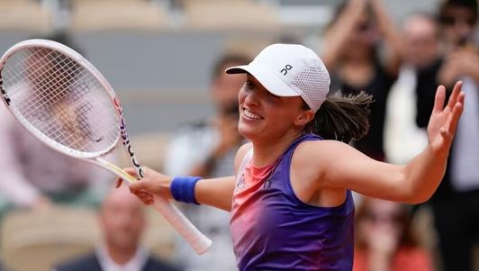 Swiatek në gjysmëfinale të French Open