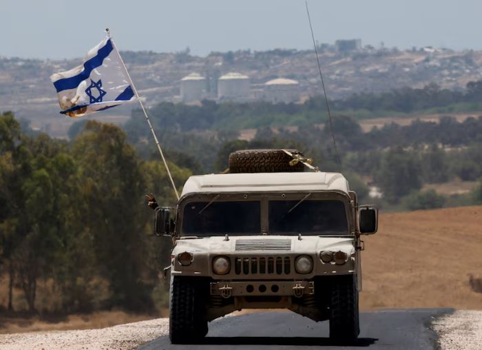 Sulmet izraelite vrasin tetë persona në qendrën e ndihmës në Gaza, thonë dëshmitarët