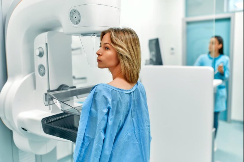 Kombinimi i Inteligjencës Artificiale me mamografi mund të përmirësojë zbulimin e kancerit të gjirit