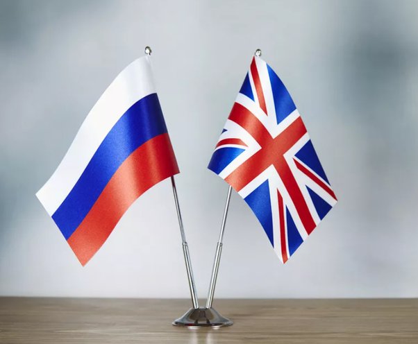 Rusia u ndalon hyrjen disa figurave britanike