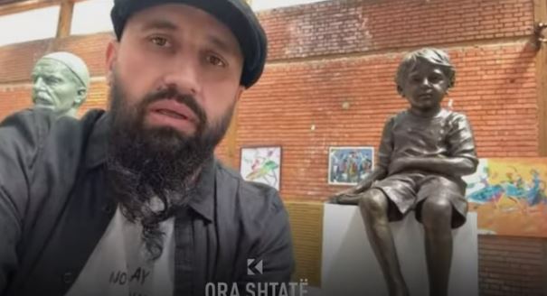 "Oj nanë, këqyr se edhe unë kam diçka në bark", Sabri Behramaj flet për skulpturën e Leutrimit