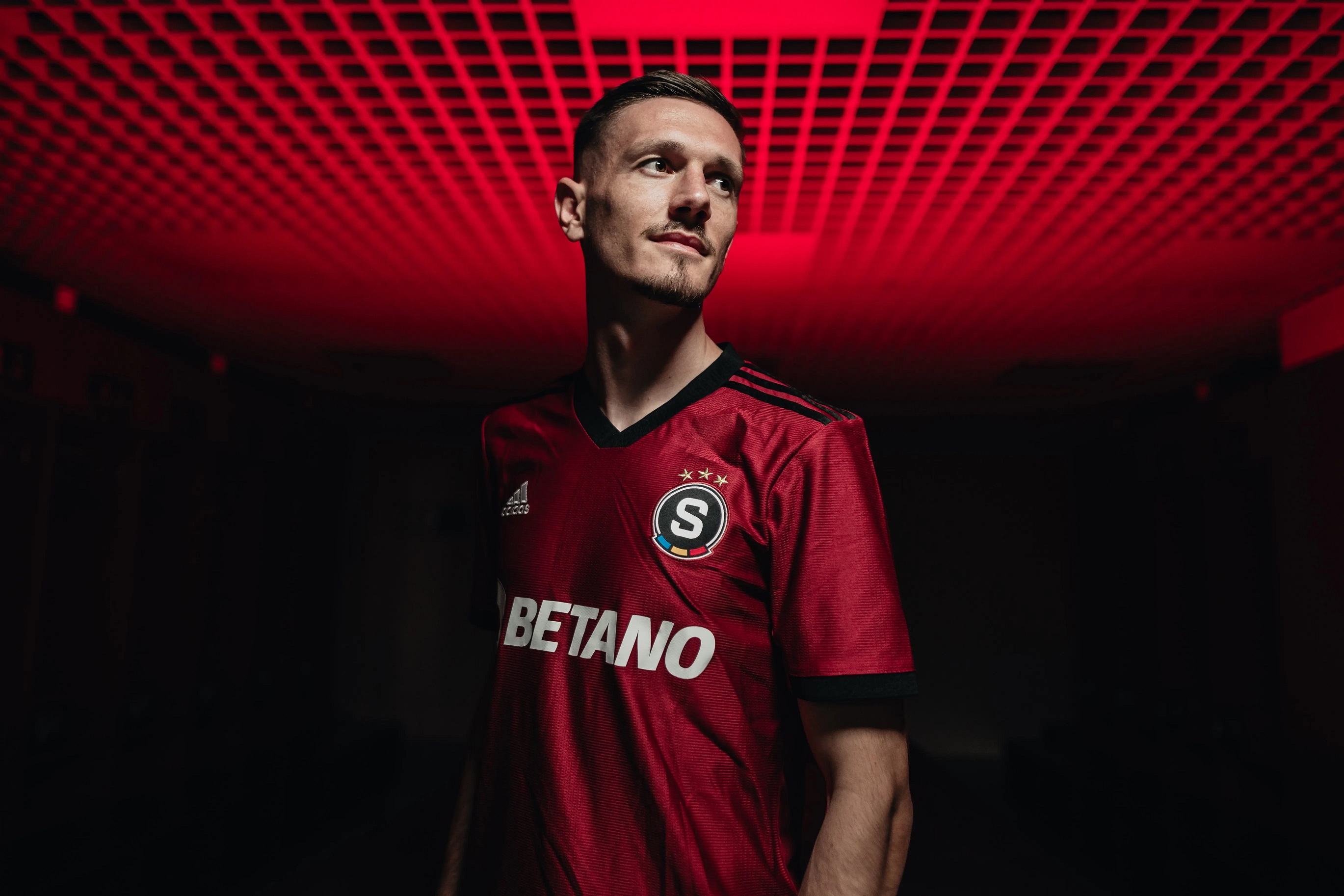 Zyrtare: Ermal Krasniqi transferohet në Sparta Prague