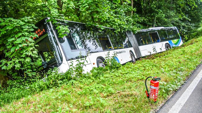 Dhjetë të plagosur pasi një autobus devijoi rrugën pranë Pforzheim