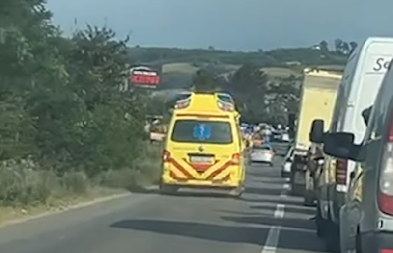Tre të lënduar në aksidentin në Gjakovë, ku u përfshi edhe vetura e policisë