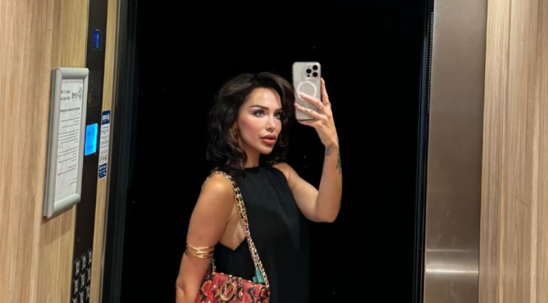 Ana Kabashi shfaqet e veshur me fustan të zi