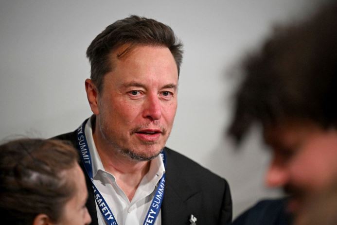 Musk kundërpërgjigjet pasi nuk u ftua në samitin e Mbretërisë së Bashkuar